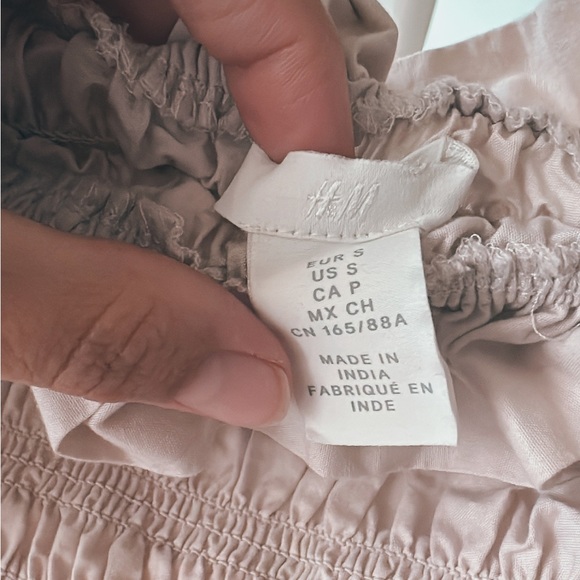 H&M Strapless soft pink dress with ruffles around top - Picture 3 of 3